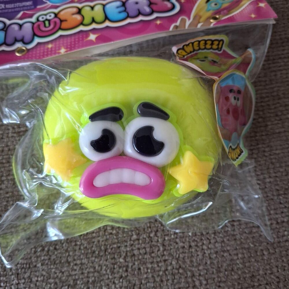 Authentic VIRAL Orb Curiosities Smushers Face Squishy Toys Green